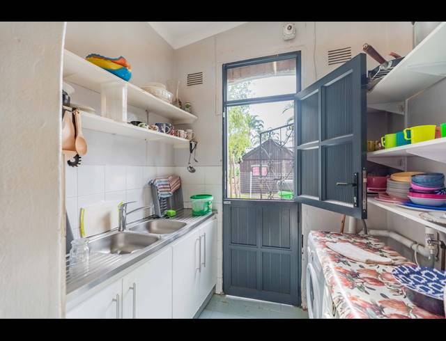 5 BEDROOM HOUSE FOR SALE IN WINDERMERE